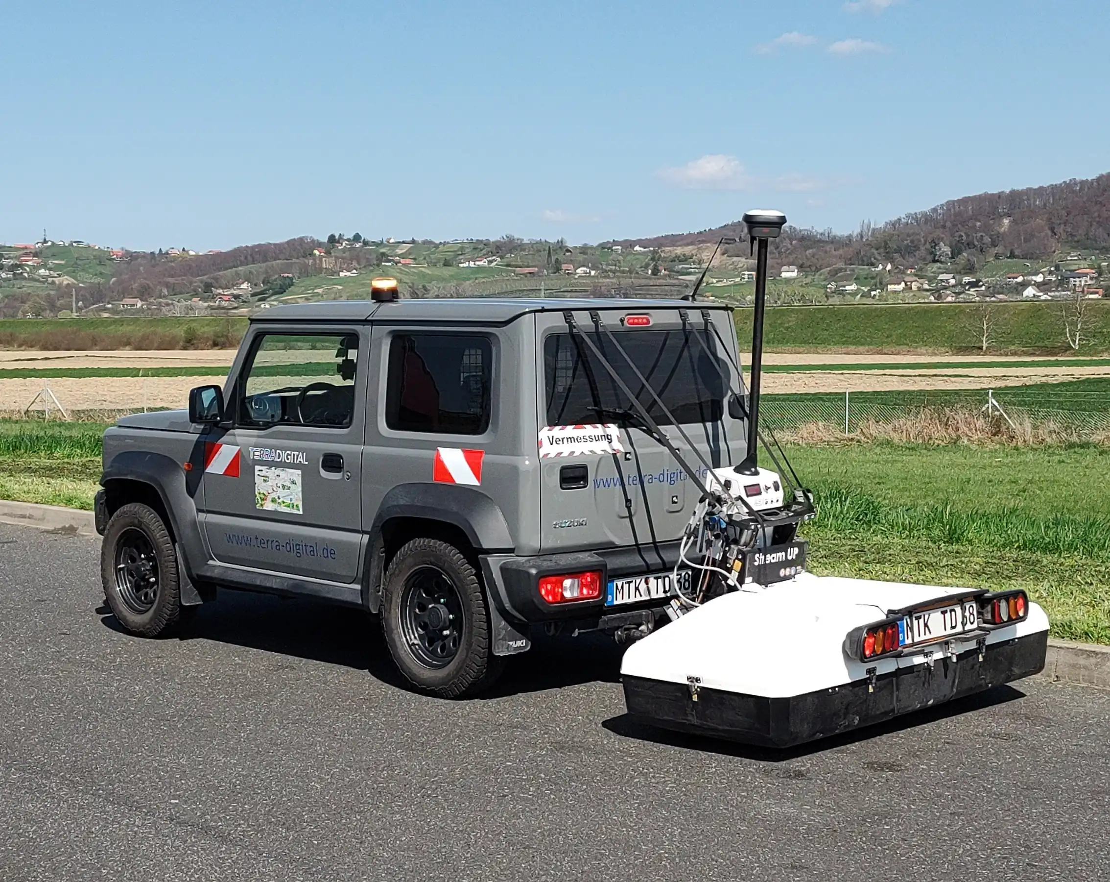 Fahrzeuggestützte GPR-Datenerfassung für die großflächige Leitungsortung mit Bodenradar