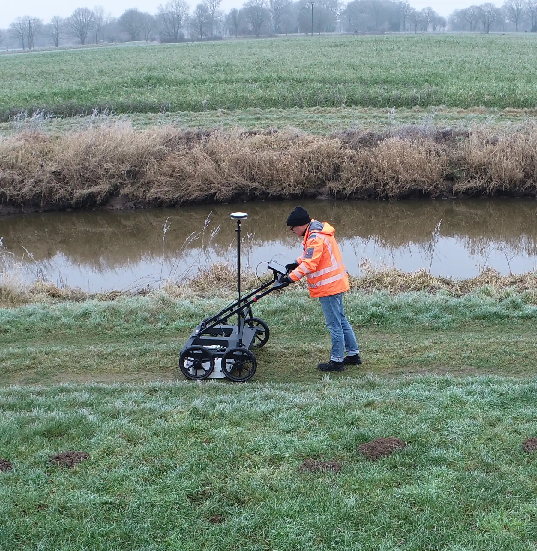Stream DP is used to collect GPR data near a river